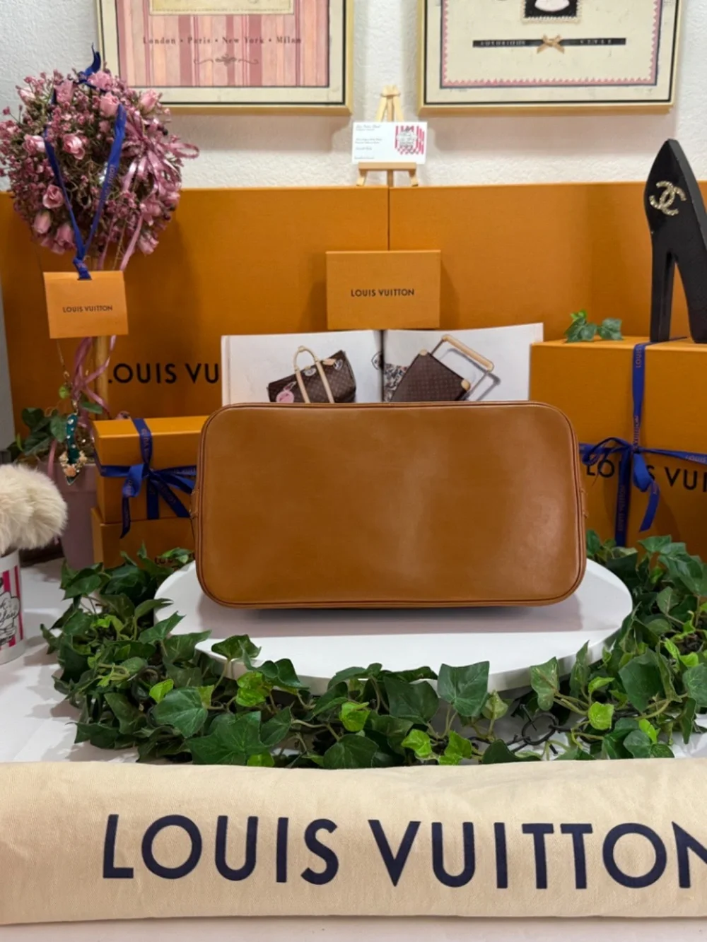 HERMOSA LOUIS VUITTON ALMA BAG! - Picture 9 of 17